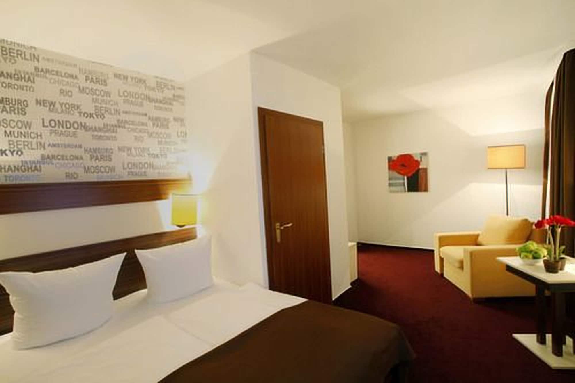 Centro Hotel Norderstedter Hof Exterior photo