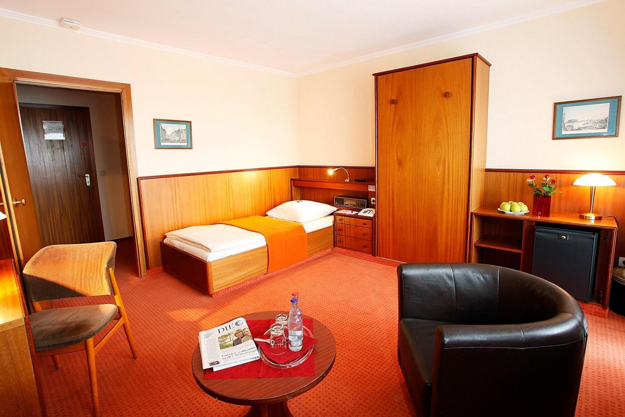 Centro Hotel Norderstedter Hof Exterior photo