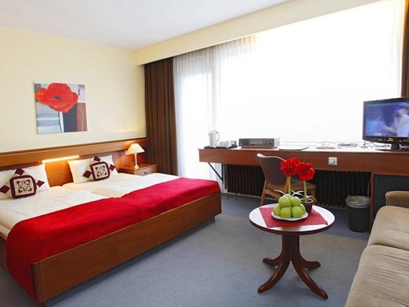 Centro Hotel Norderstedter Hof Exterior photo