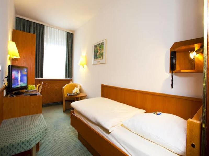 Centro Hotel Norderstedter Hof Exterior photo